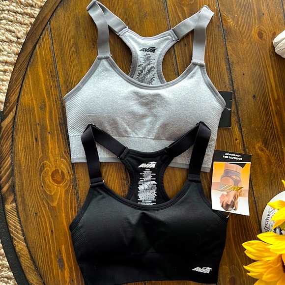 2 Sports bra size small - Picture 1 of 4